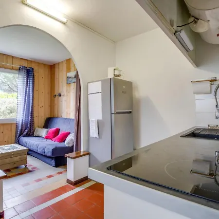 Holiday home Maison T2 Avec Jardin Clos, Proche Commerces Et - 4 Personnes - - Fr-1-521-66 *